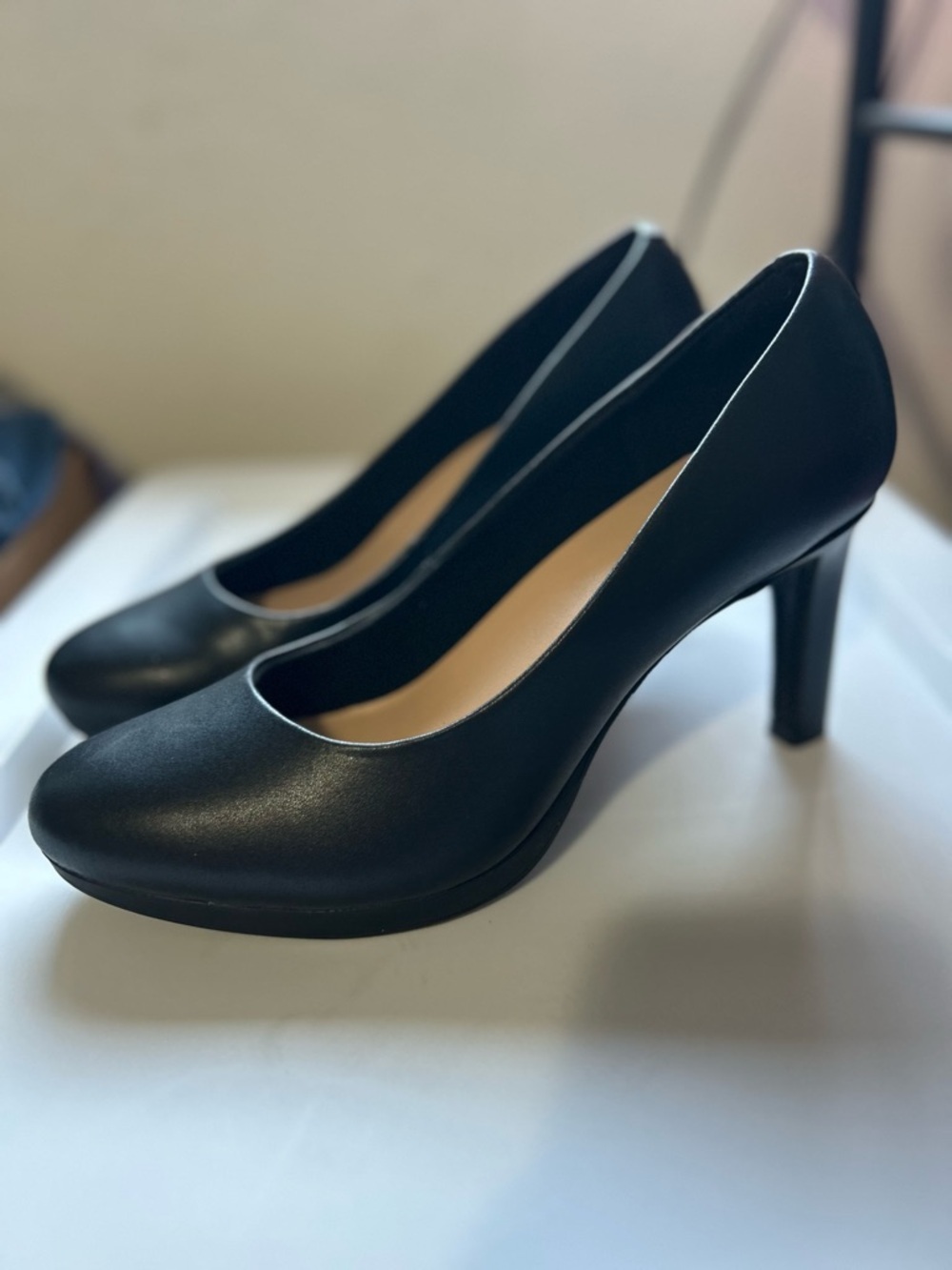 Clarks® Ambyr Joy Women's Leather Pumps size 10